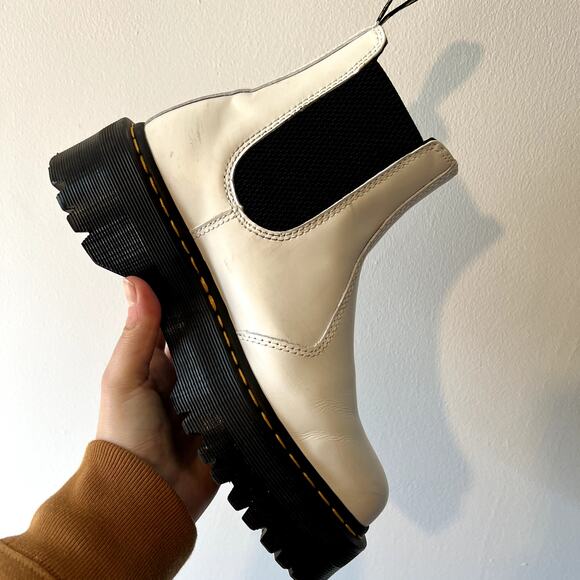 Dr. Martens 2976 Quad Platform Chelsea Boot in White Smooth Leather S 8 Lug Sole - Picture 9 of 11